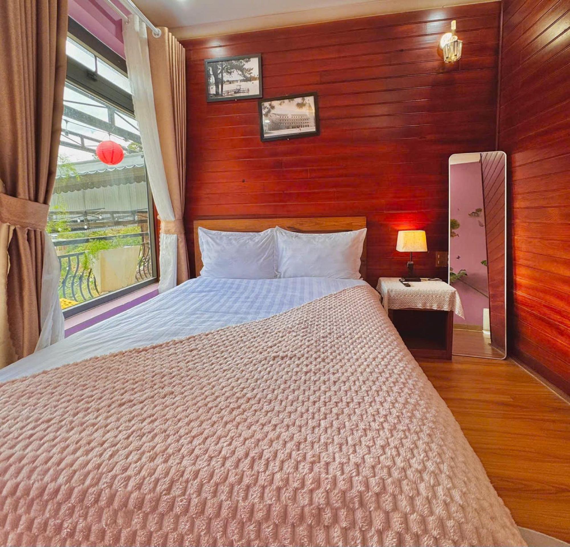 Lodge Pine Forest House *